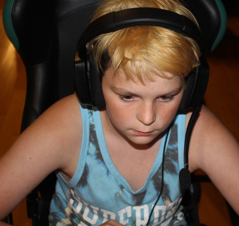 Kevin har fuld fokus n�r han spiller.